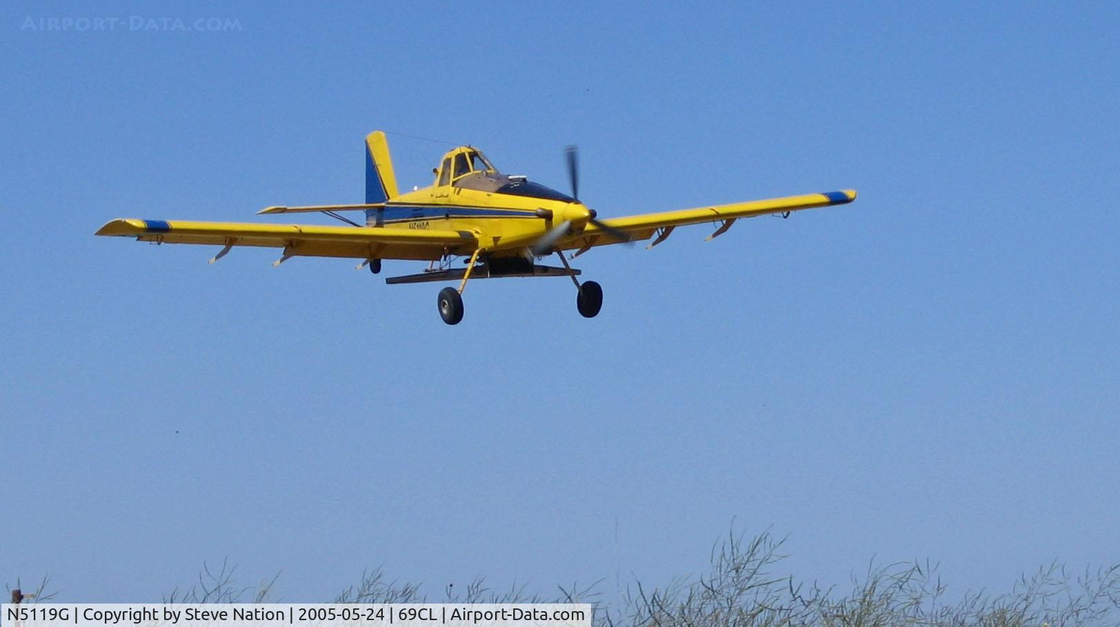 N5119G, 1997 Air Tractor Inc AT-502B C/N 502B-0474, Growers Air Service 1997 AT-502B returning to Medlock Field, woodland, CA after spray run - spreader equipped