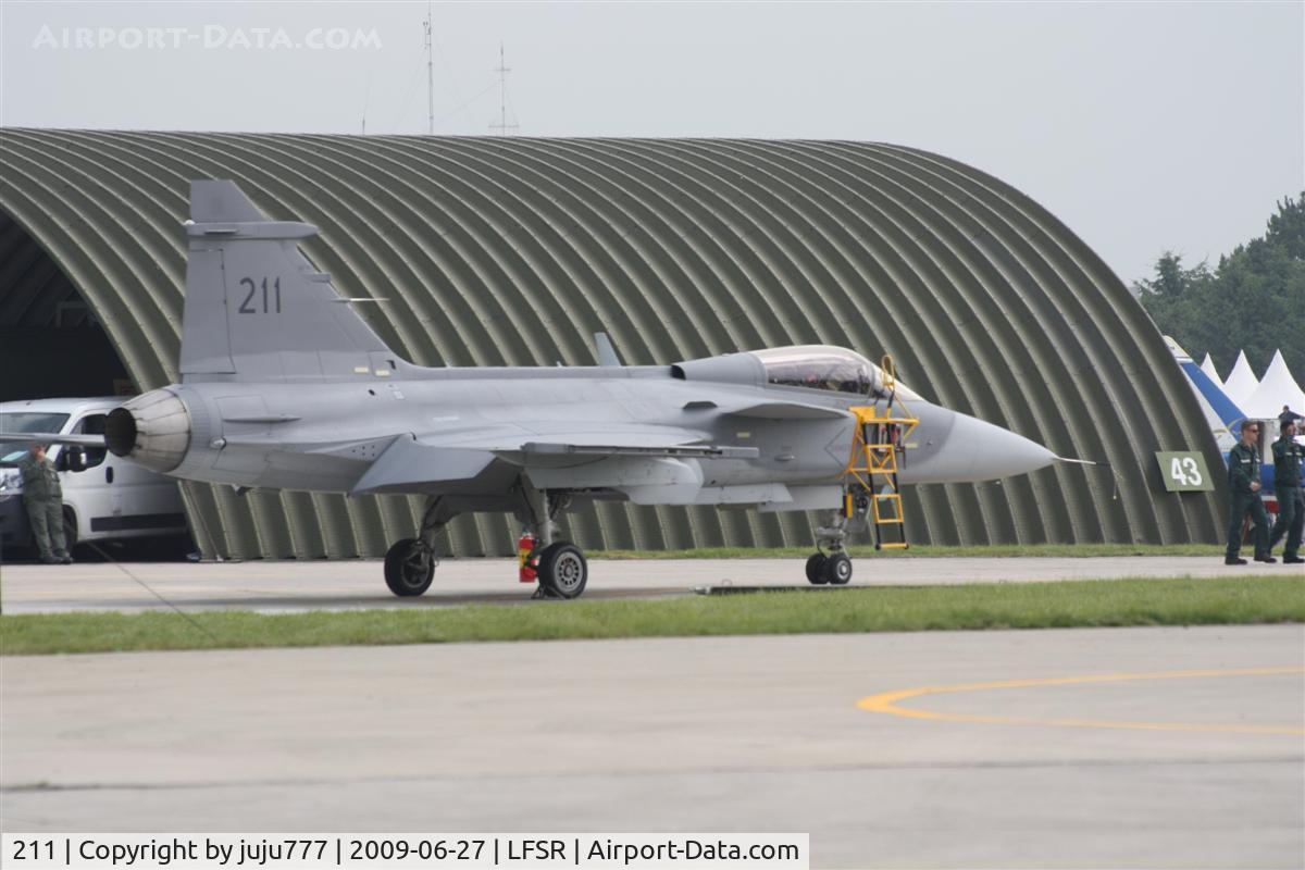 39211, Saab JAS-39C Gripen C/N 39211, on display at Reins airshow 2009