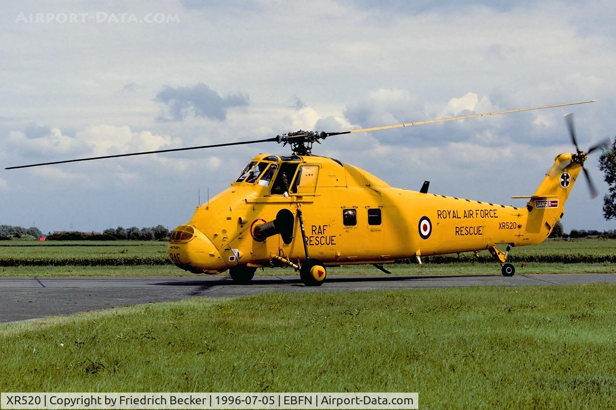 XR520, 1964 Westland Wessex HC.2 C/N WA142, taxying to the flightline