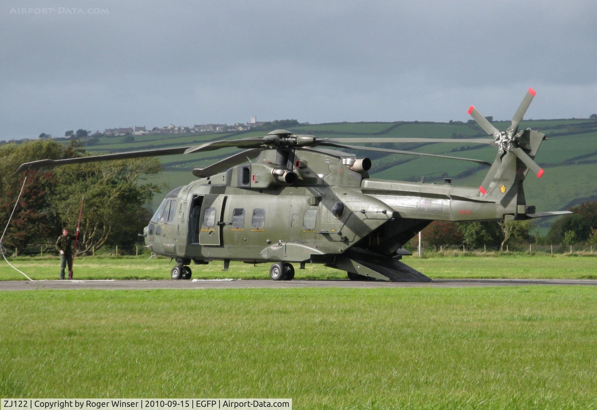 ZJ122, EHI EH101-411 Merlin HC3 C/N 50113/RAF06, Coded F and carrying 78 Squadron RAF markings. Had been operating on the adjacent RAF Pembrey Sands Air Weapons Range (EGOP).
