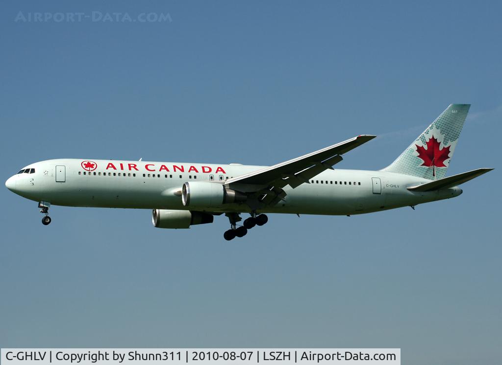 C-GHLV, 2001 Boeing 767-333 C/N 30852, Landing rwy 14