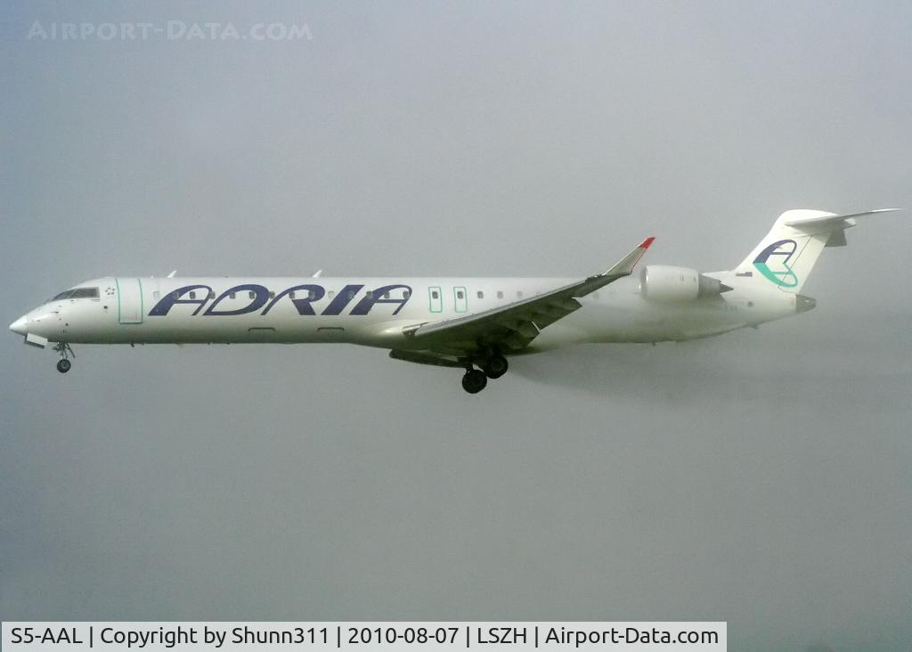 S5-AAL, 2007 Bombardier CRJ-900LR (CL-600-2D24) C/N 15129, Landing rwy 14