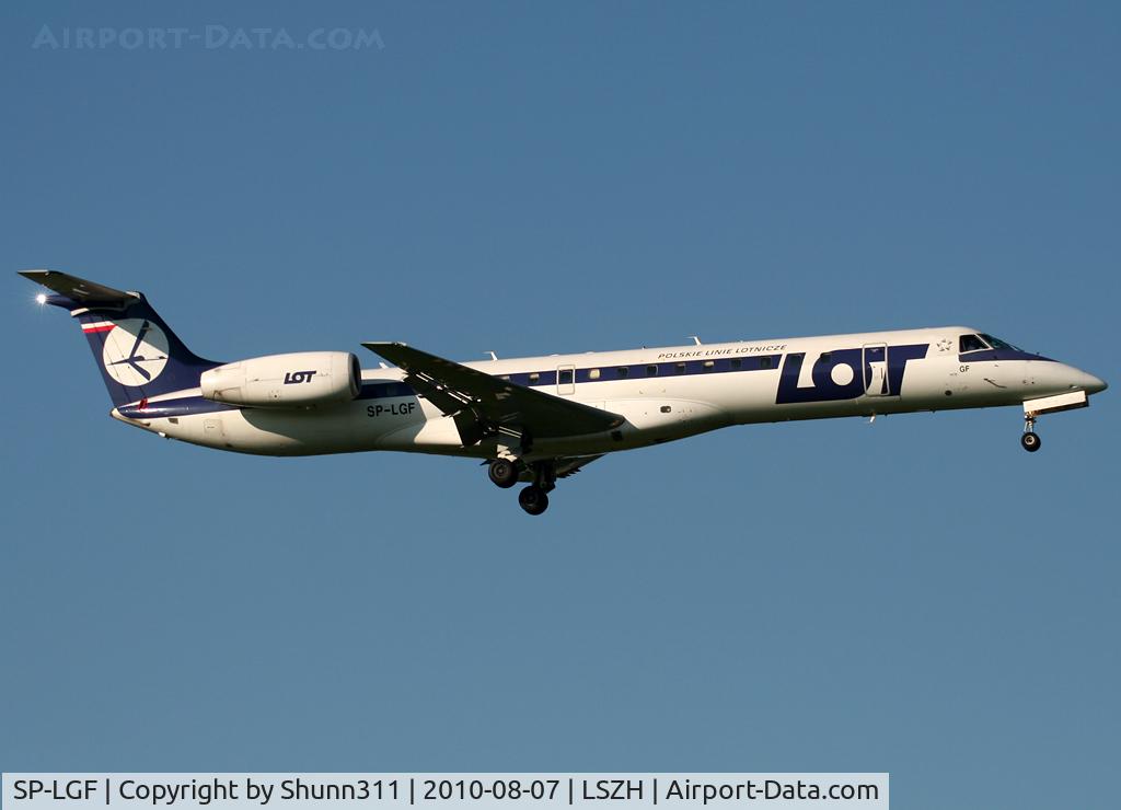 SP-LGF, 2000 Embraer EMB-145EP (ERJ-145EP) C/N 145308, Landing rwy 14