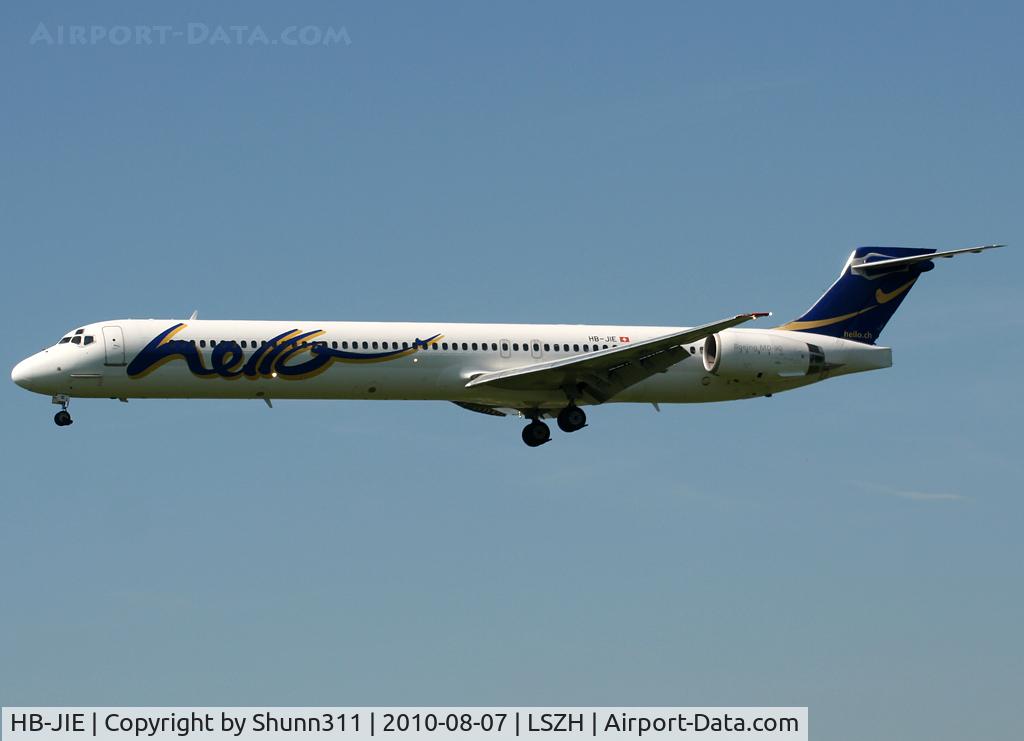 HB-JIE, 1996 McDonnell Douglas MD-90-30 C/N 53461, Landing rwy 14