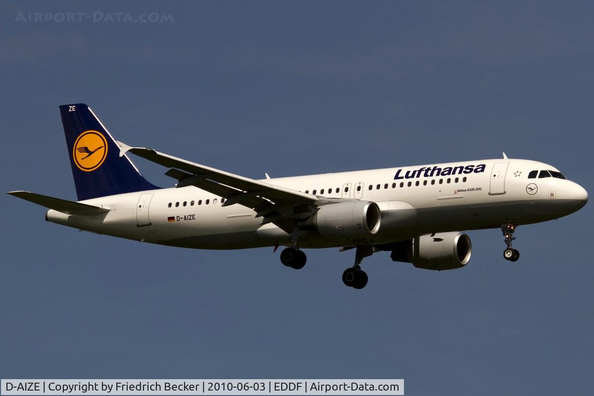 D-AIZE, 2010 Airbus A320-214 C/N 4261, on final RW07R