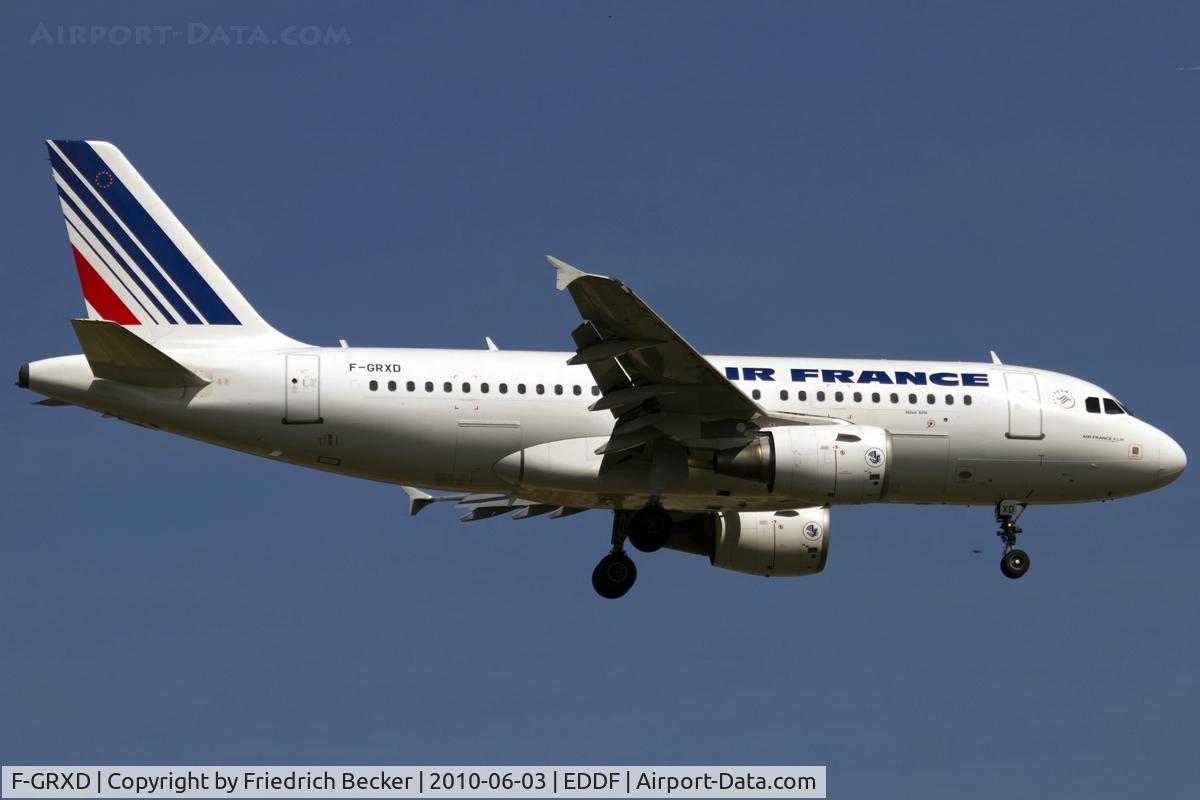 F-GRXD, 2002 Airbus A319-111 C/N 1699, on final RW07R