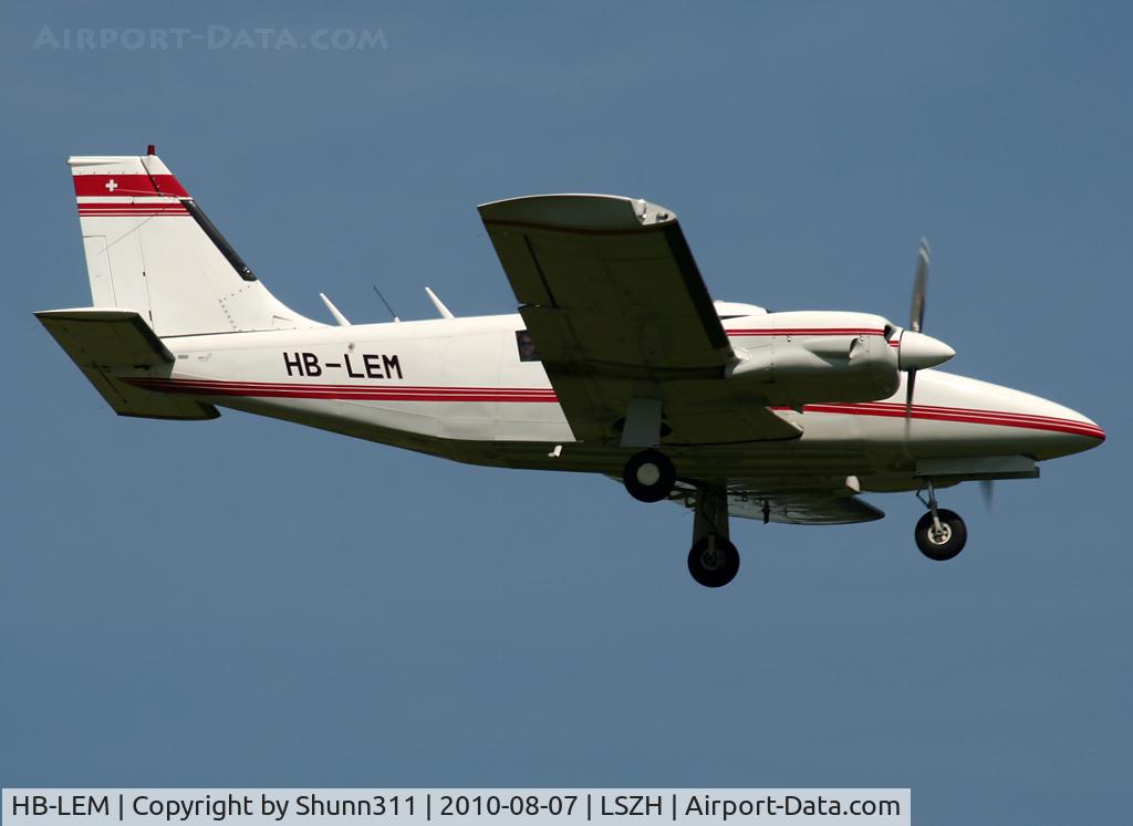 HB-LEM, 1973 Piper PA-34-200 Seneca C/N 34-7350327, Landing rwy 14