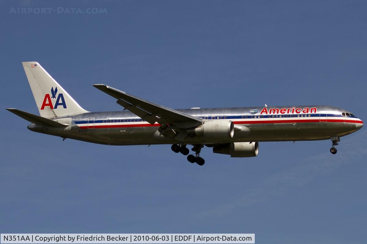 N351AA, 1988 Boeing 767-323 C/N 24032, on final RW07R