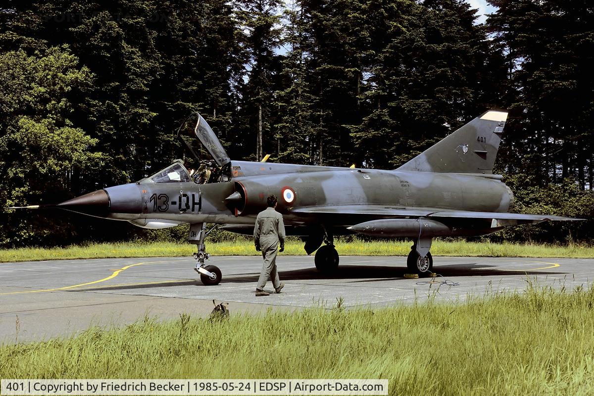 401, 1964 Dassault Mirage IIIE C/N 401, coming to halt