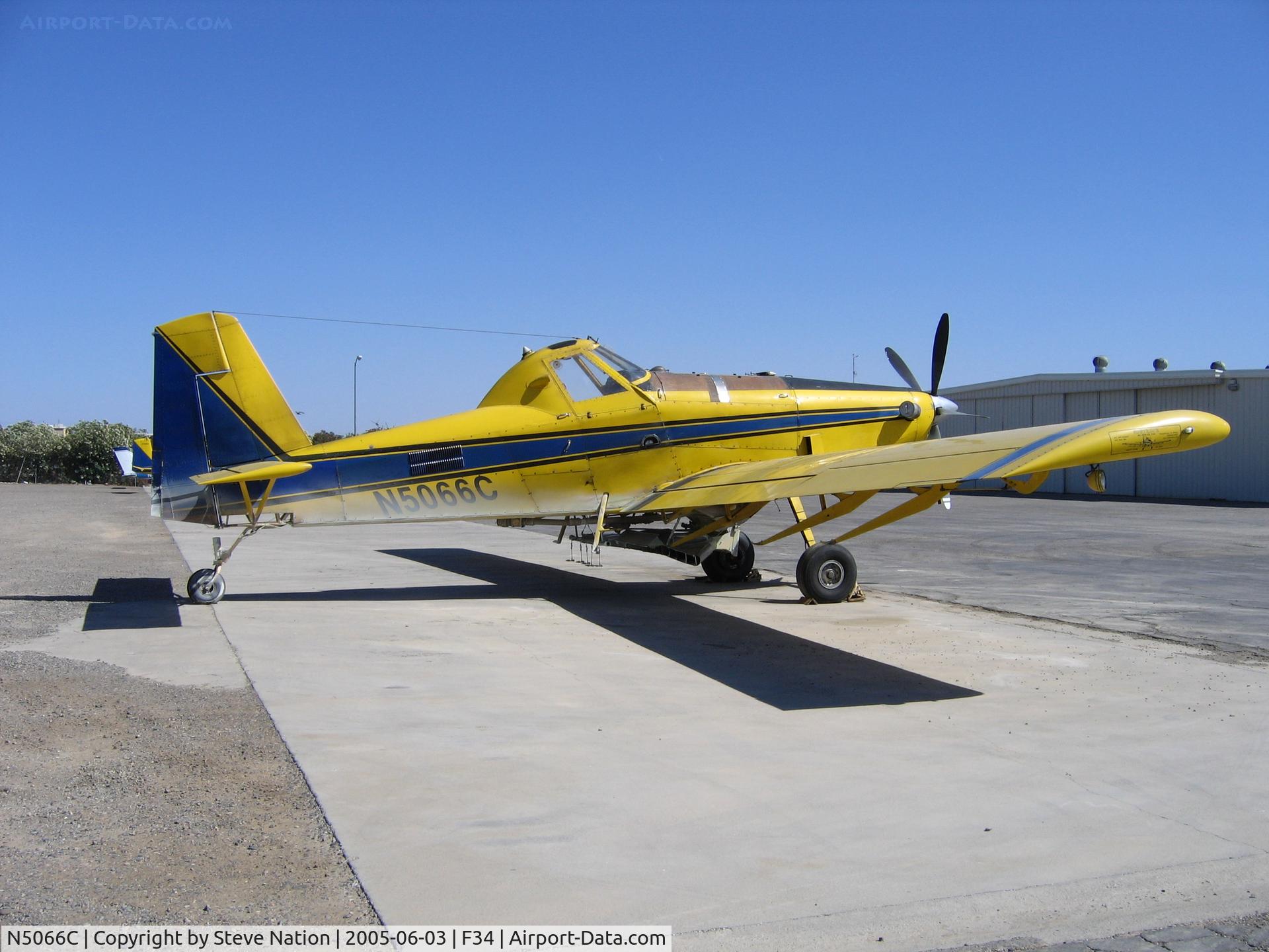 N5066C, 1997 Air Tractor Inc AT-802A C/N 802A-0045, Robinson Ag Spray (titles on wingtip) 1997 AT-802A rigged for spraying