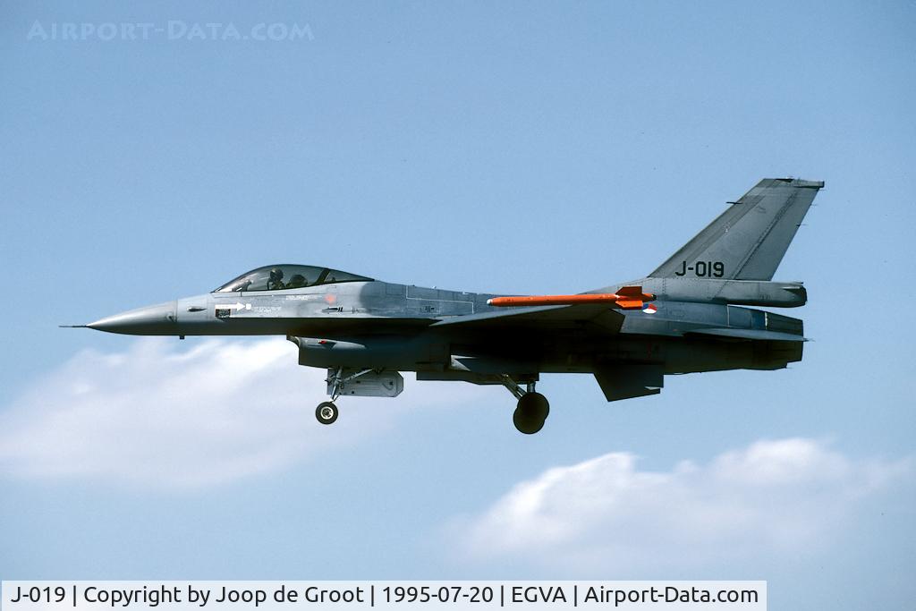 J-019, General Dynamics F-16A Fighting Falcon C/N 6D-175, display F-16 for the 1995 RIAT.