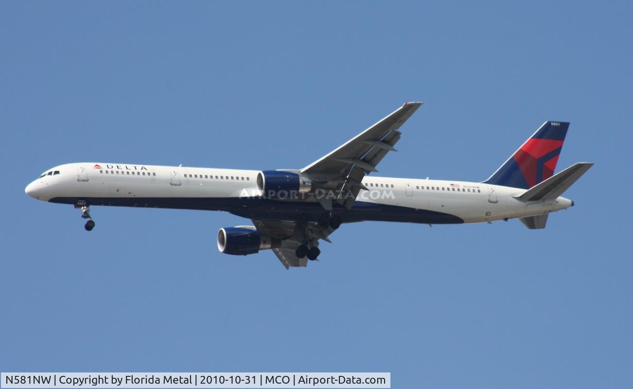N581NW, 2002 Boeing 757-351 C/N 32982, Delta 757-300