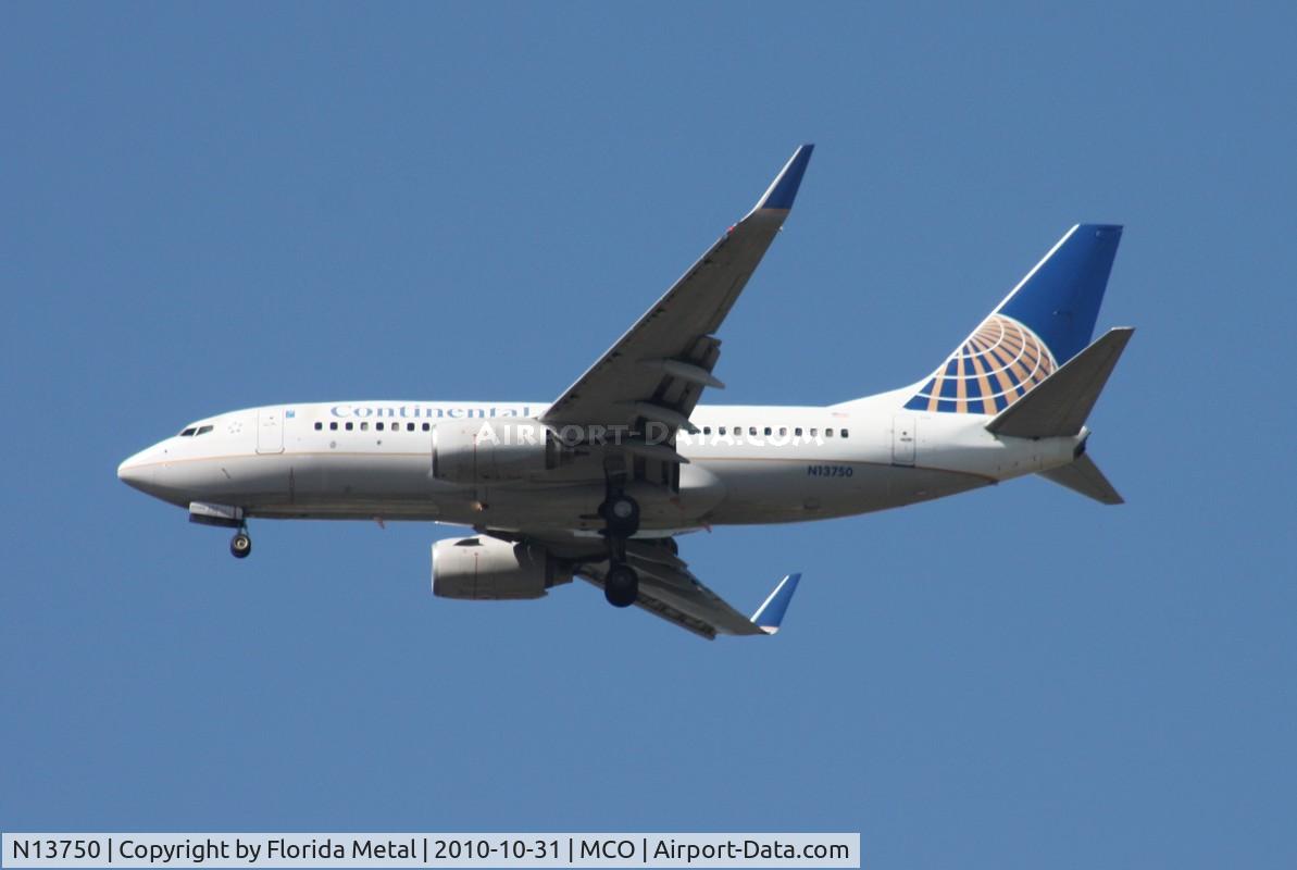N13750, 1999 Boeing 737-724 C/N 28941, Continental 737-700