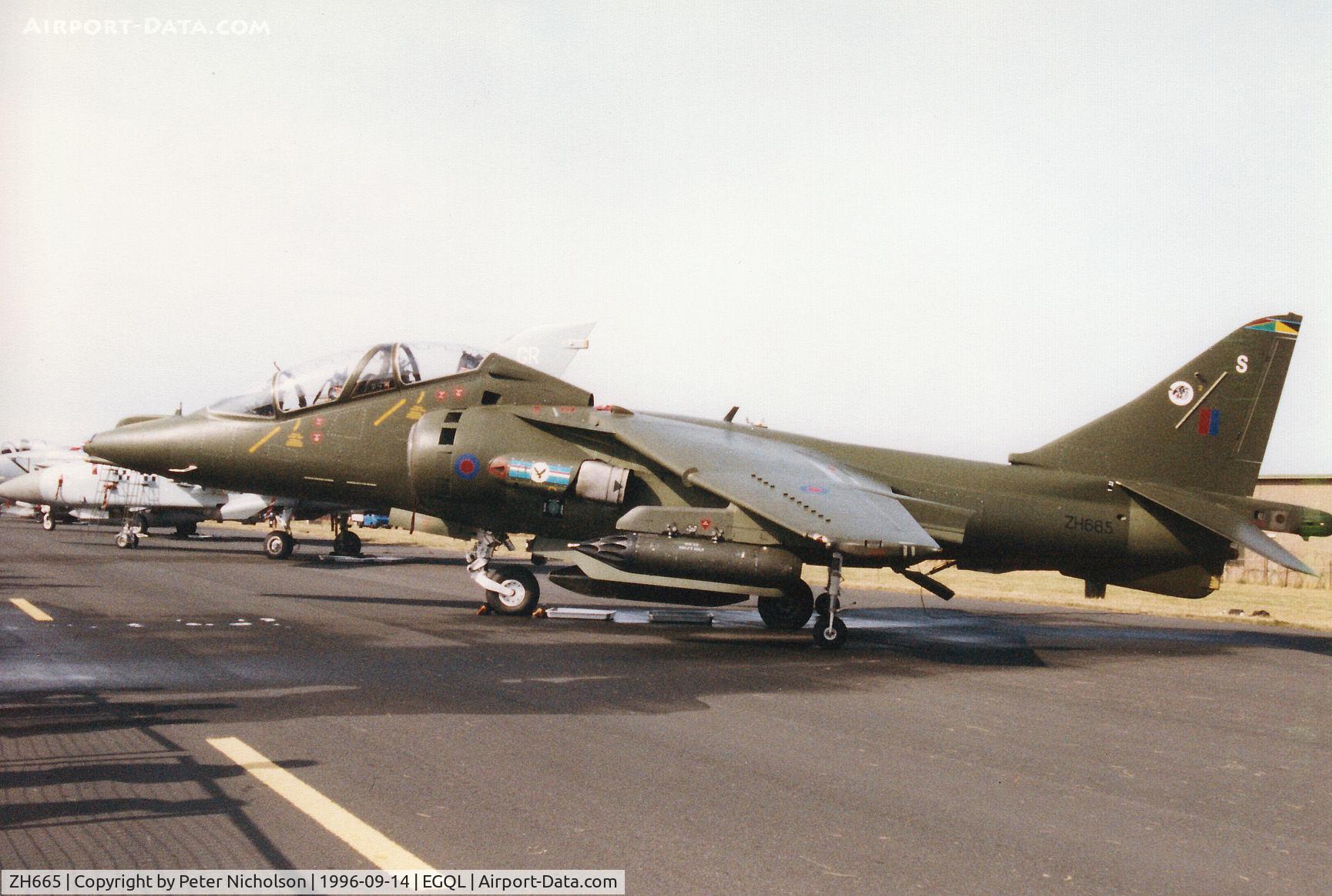 ZH665, 1995 British Aerospace Harrier T.10 C/N TX013, Another view of the 20[Reserve] Squadron Harrier T.10, callsign  Thumper 2, on display at the 1996 RAF Leuchars Airshow.
