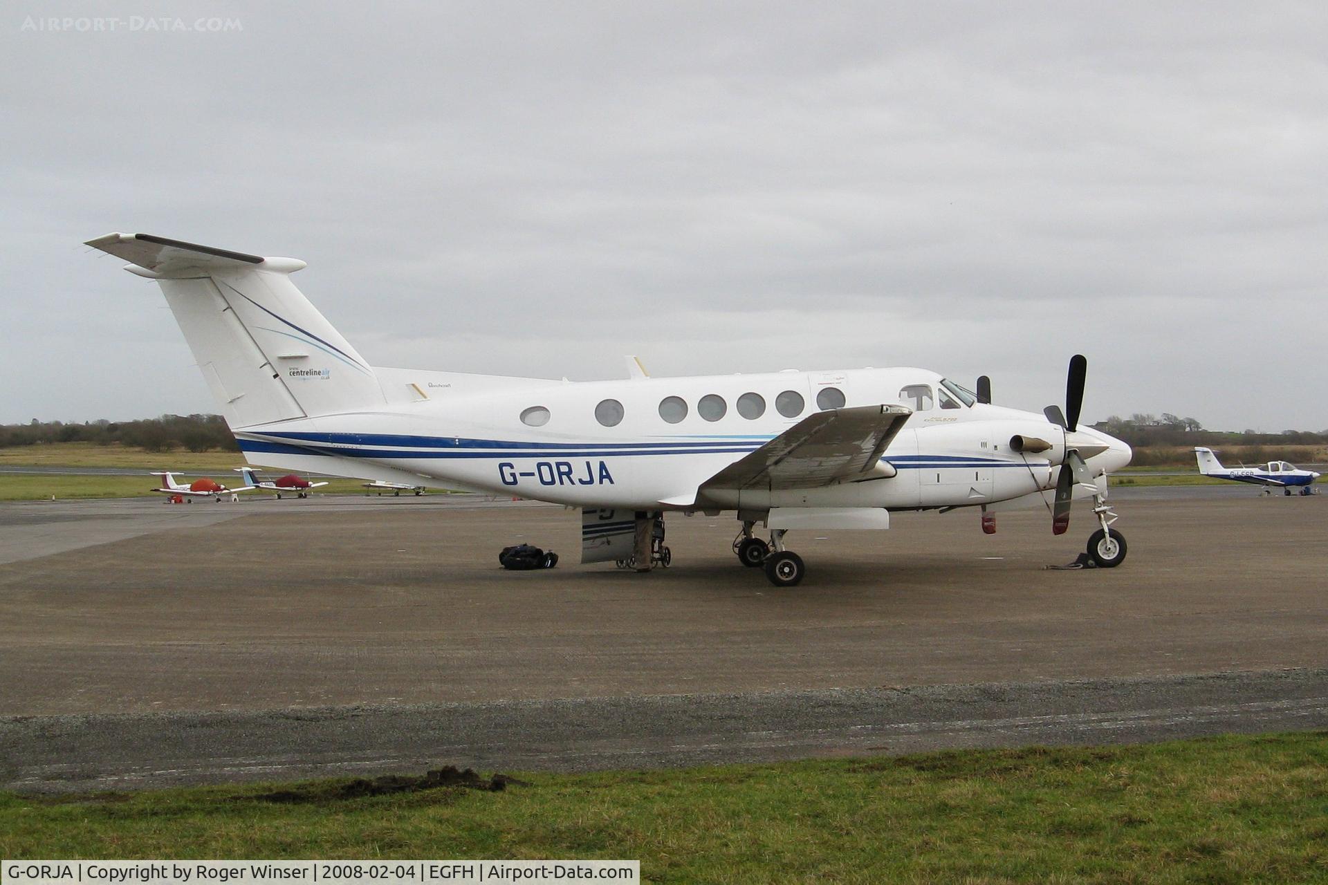 G-ORJA, 1997 Beech 200 Super King Air C/N BB-1570, Super King Air on the apron