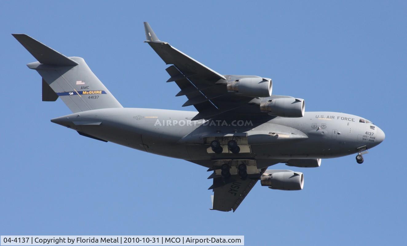 04-4137, 2004 Boeing C-17A Globemaster III C/N P-137, C-17A