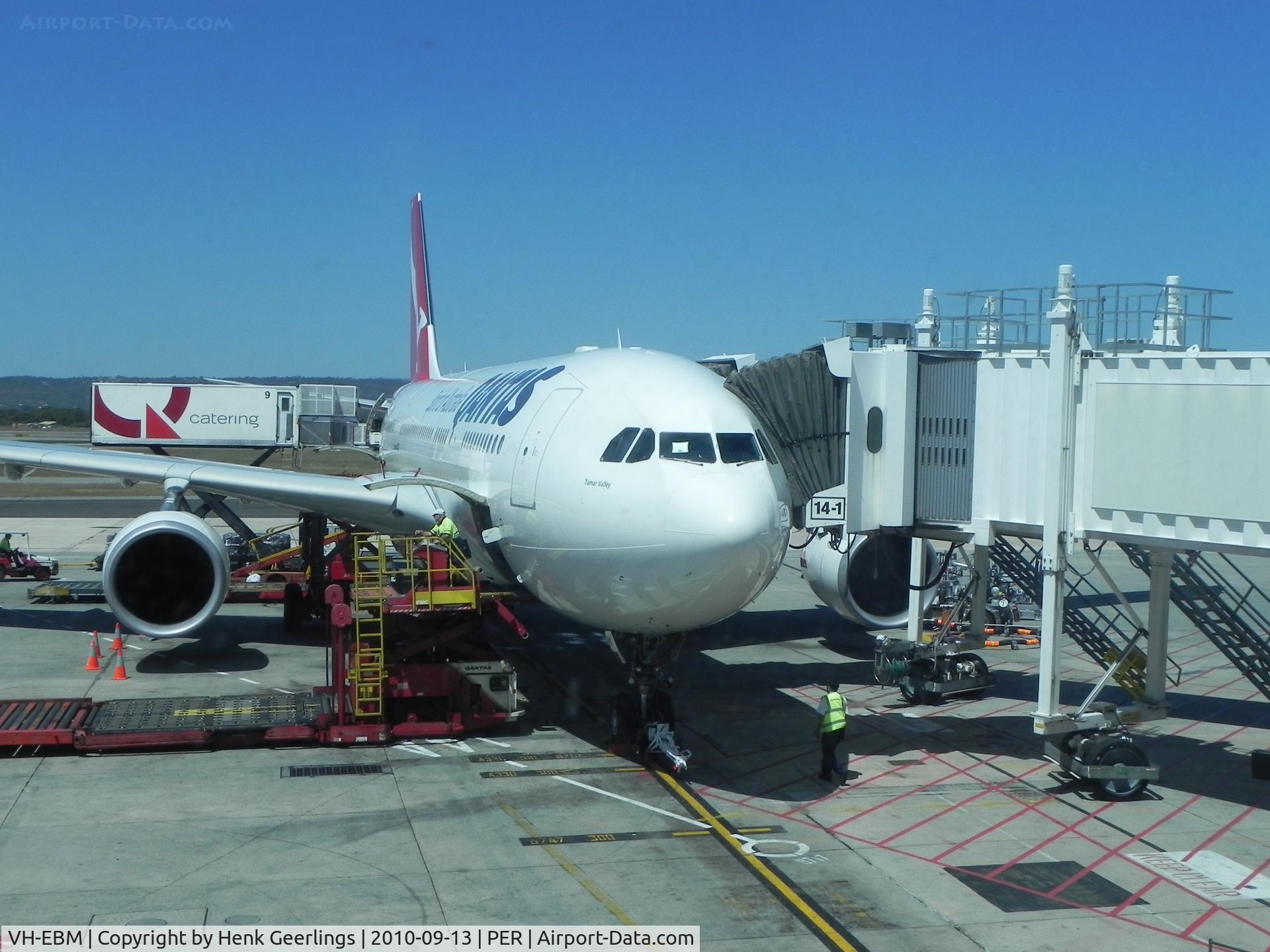 VH-EBM, 2009 Airbus A330-202 C/N 1061, Qantas , Perth Airport