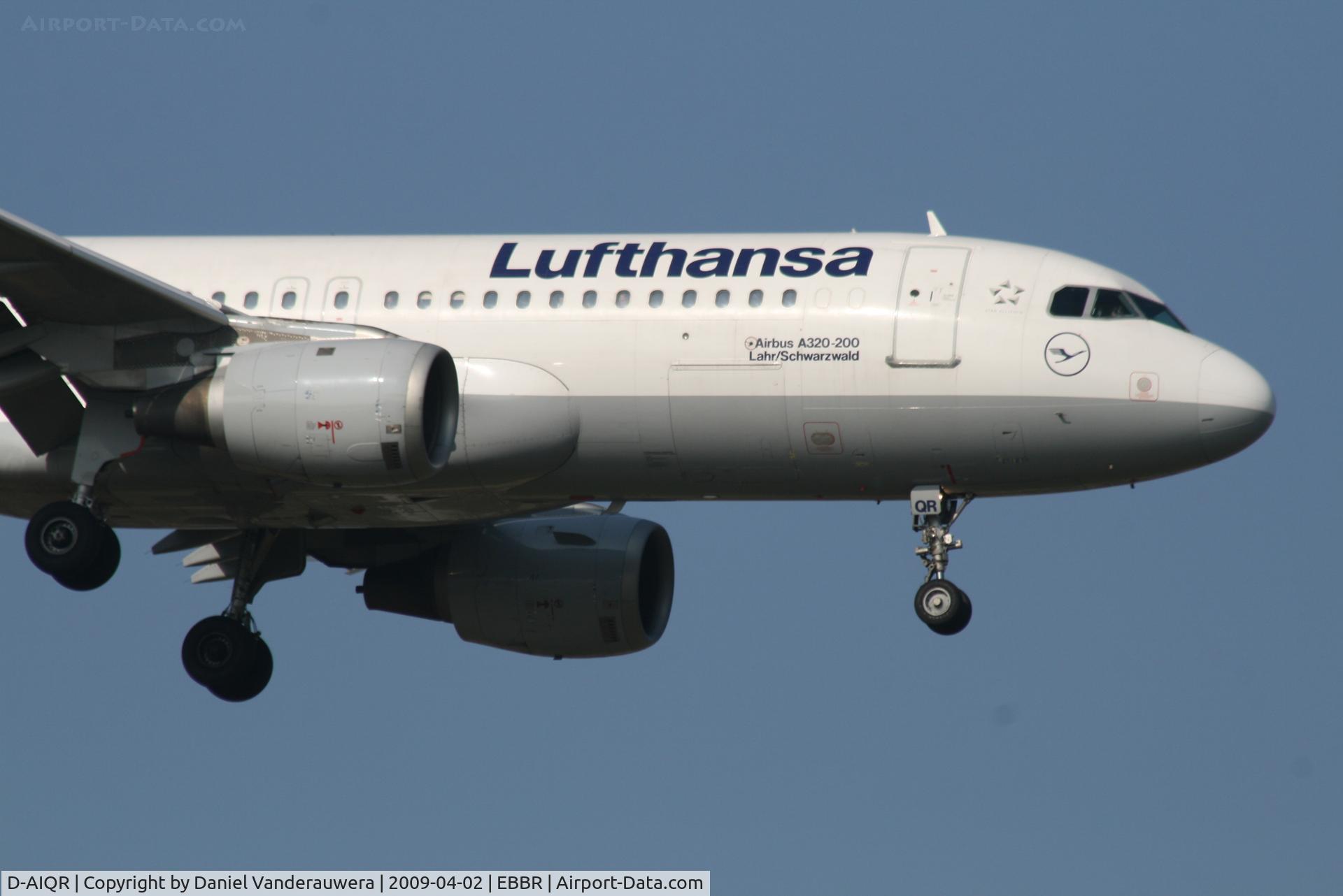 D-AIQR, 1992 Airbus A320-211 C/N 382, Arrival of flight LH4572 to RWY 02