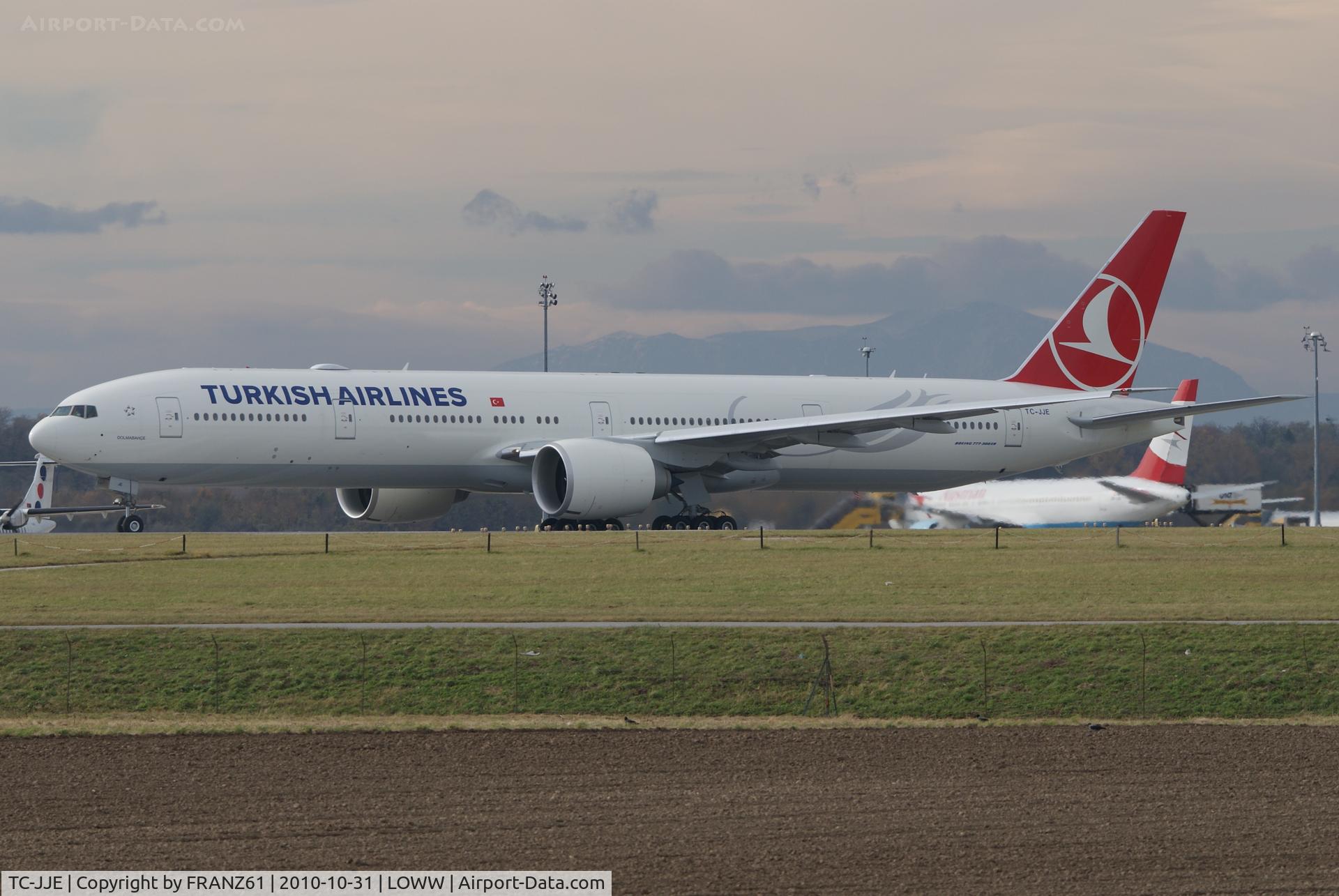 TC-JJE, 2010 Boeing 777-3F2/ER C/N 40707, Turkish Airlines
Erstlandung in VIE/LOWW nach del. 13.10.10