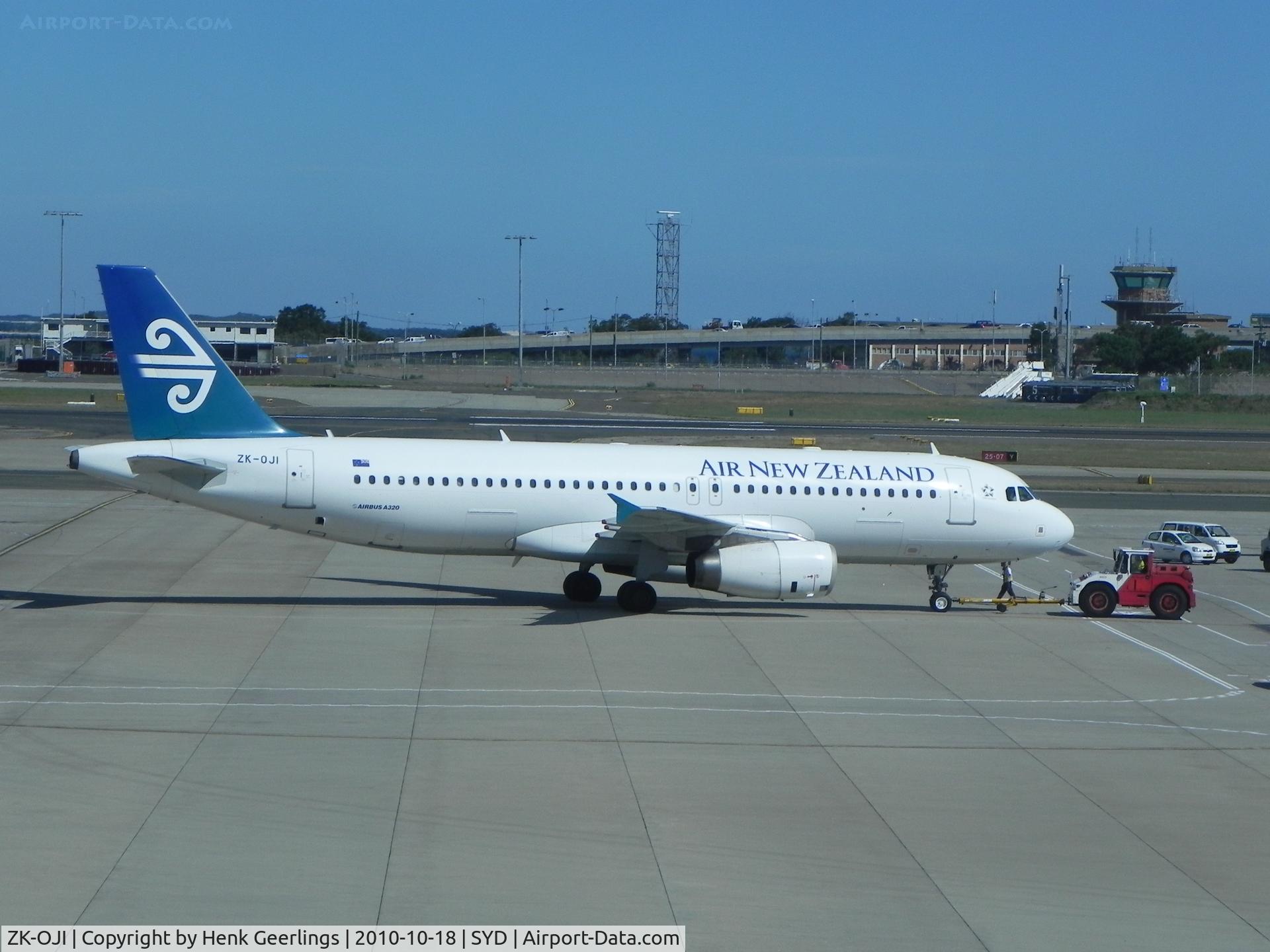 ZK-OJI, 2004 Airbus A320-232 C/N 2297, Air New Zealand A320-232
