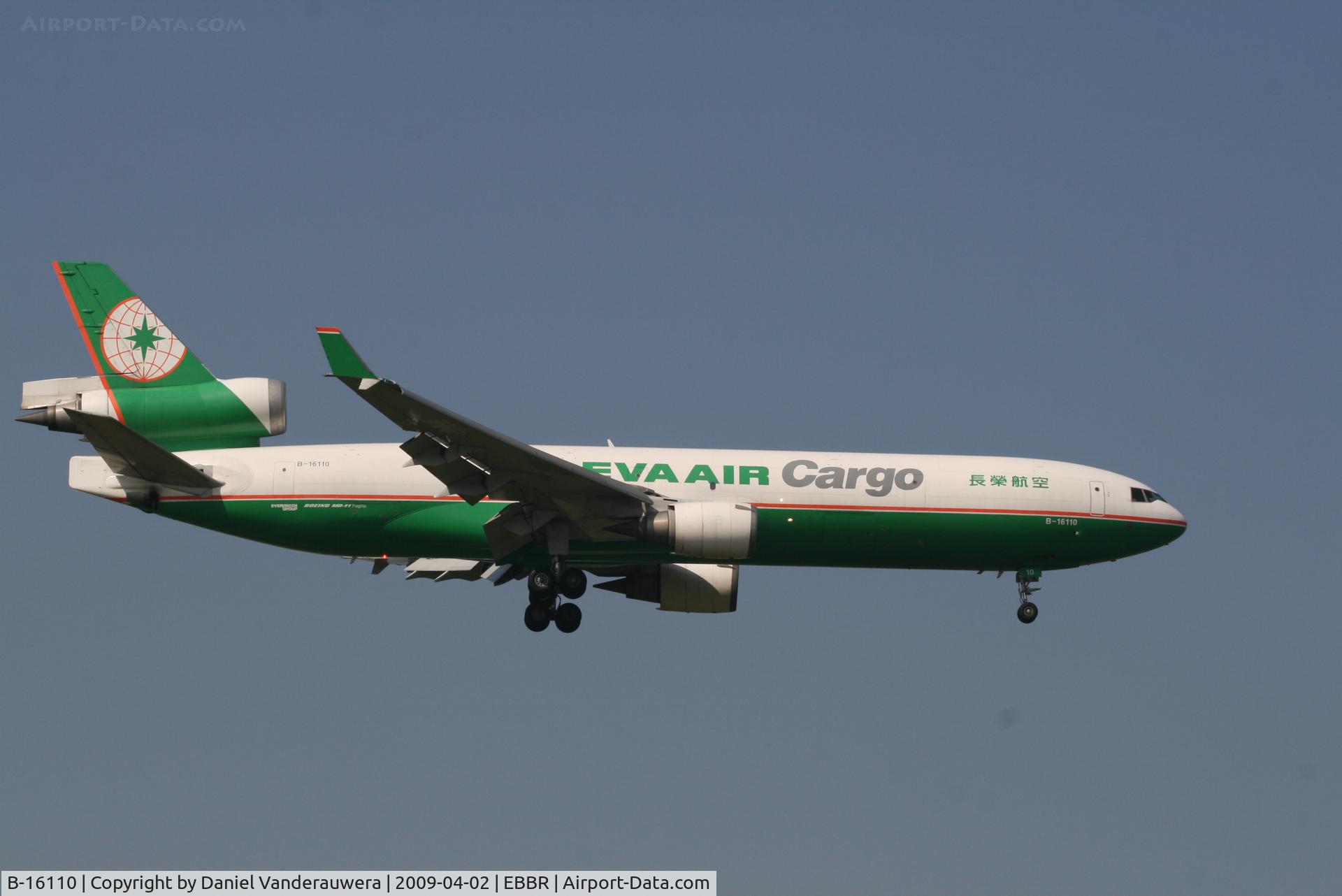 B-16110, 1998 McDonnell Douglas MD-11F C/N 48786, Descending to RWY 02