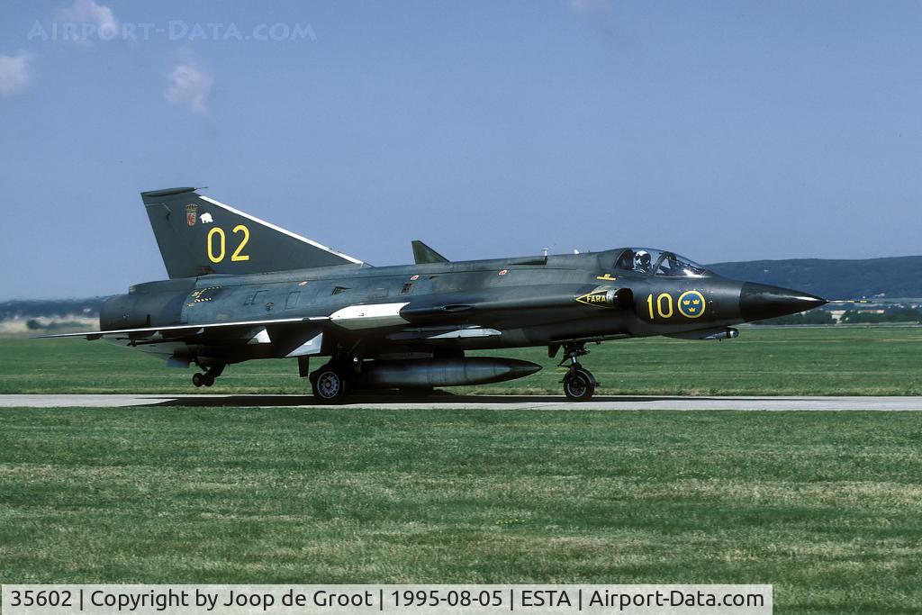35602, 1970 Saab J-35F Draken C/N 35-602, In 1995 the last Open House was held at Angelholm during wich the Draken attended in great number. So did the European photographers...