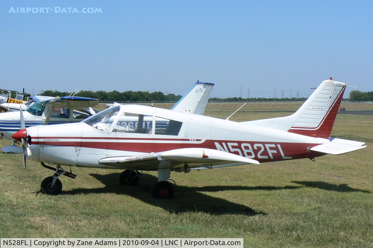 N528FL, 1971 Piper PA-28-140 C/N 28-7125358, At Lancaster Municipal - Warbirds on Parade Fly-in.