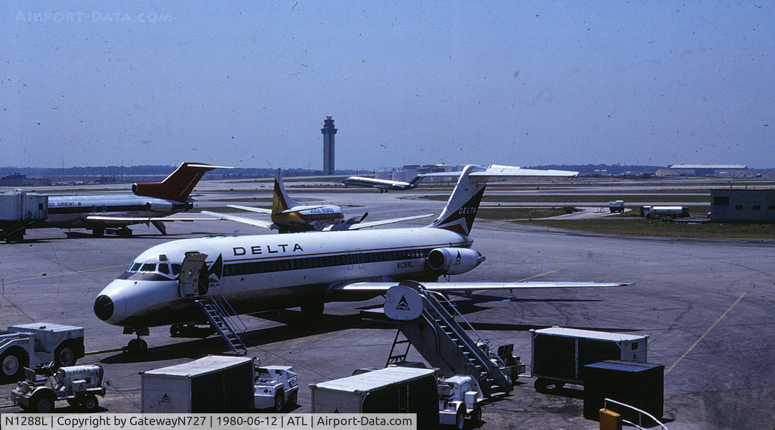 N1288L, 1970 Douglas DC-9-32 C/N 47443, *