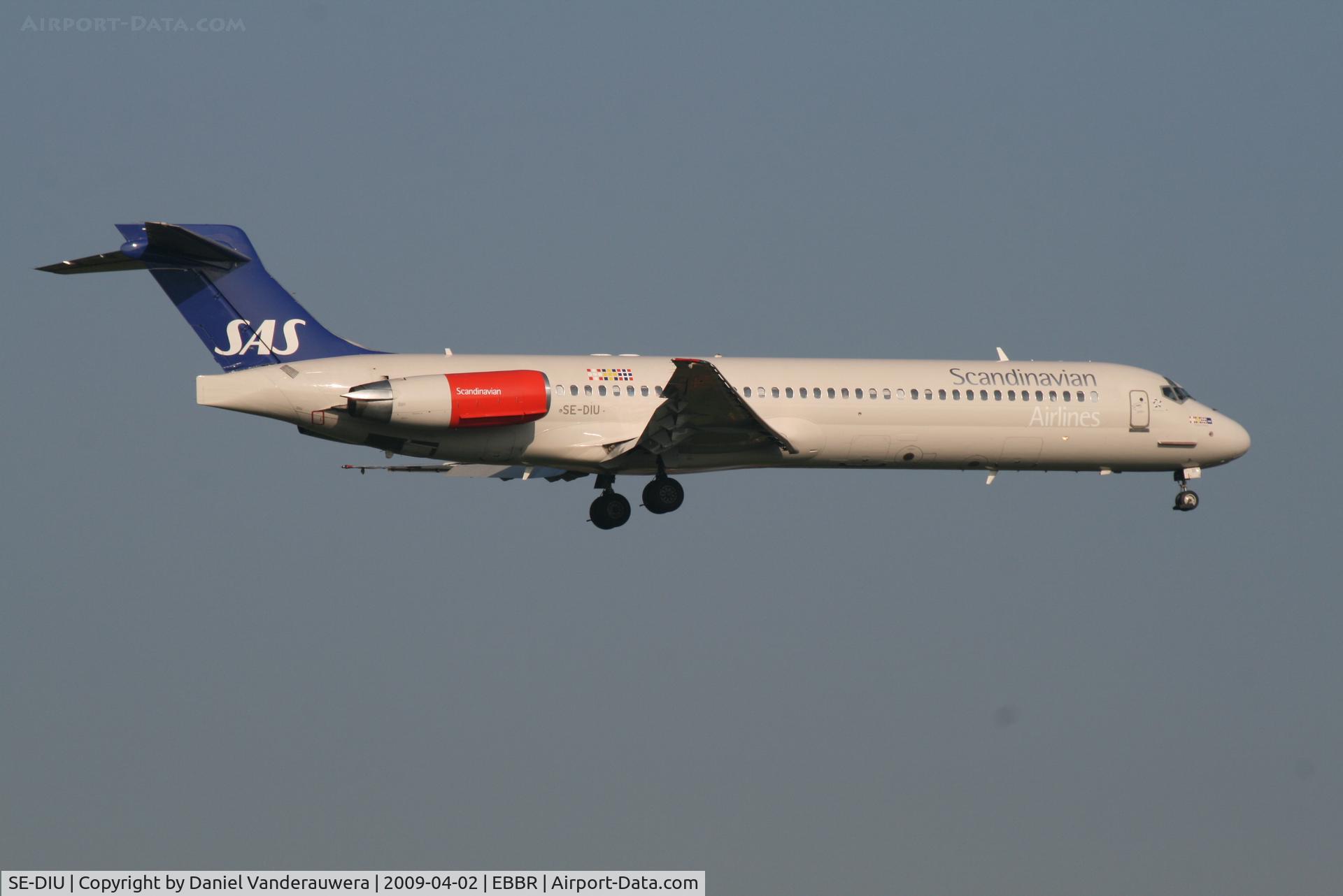 SE-DIU, 1991 McDonnell Douglas MD-87 (DC-9-87) C/N 53011, Flight SK593 is descending to RWY 02