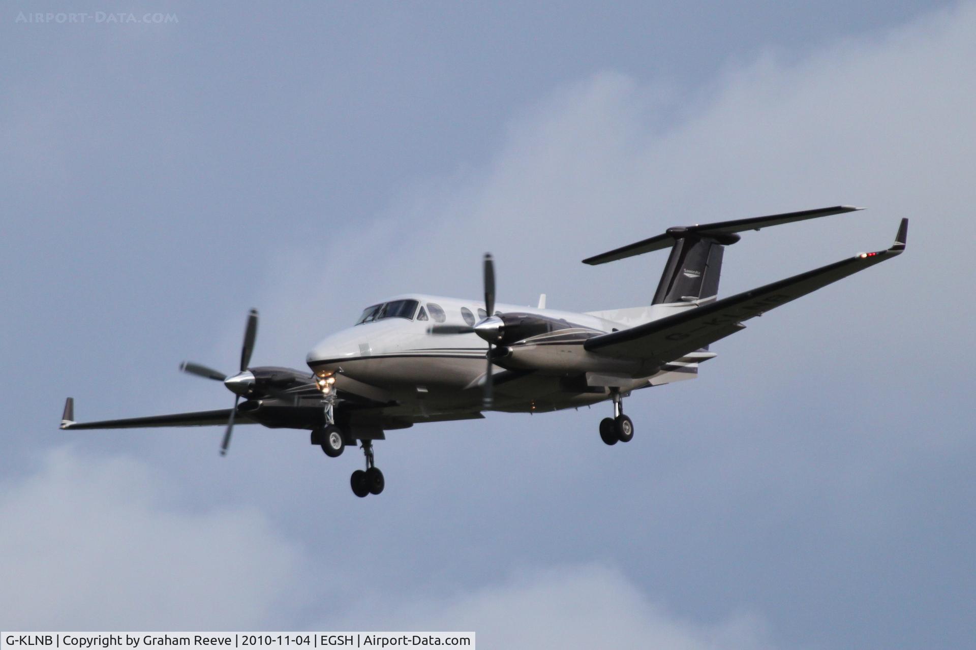 G-KLNB, 2009 Beech Super King Air 350 C/N FL-631, Landing in high winds.