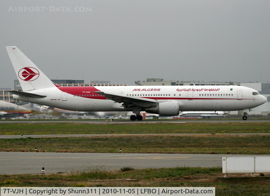 7T-VJH, Boeing 767-3D6 C/N 24767-323, Taking off rwy 32R