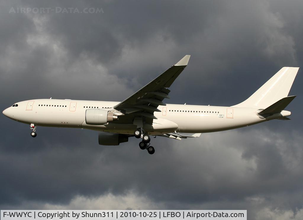 F-WWYC, 2010 Airbus A330-223 C/N 1054, C/n 1054 - For Hong Kong Airlines... Air Comet ntu...