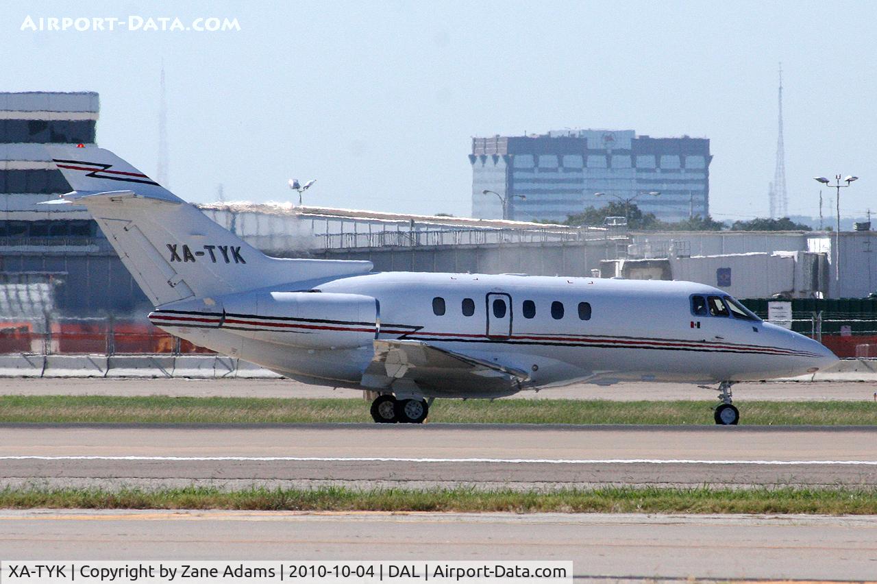 XA-TYK, 2002 Raytheon Hawker 800XP C/N 258597, At Dallas Love Field