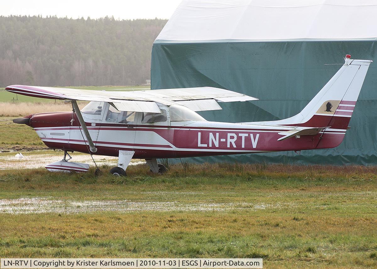 LN-RTV, Dynac Aerospace Corporation 100-180 C/N 5162, Standing here for some years. Non airworthy.