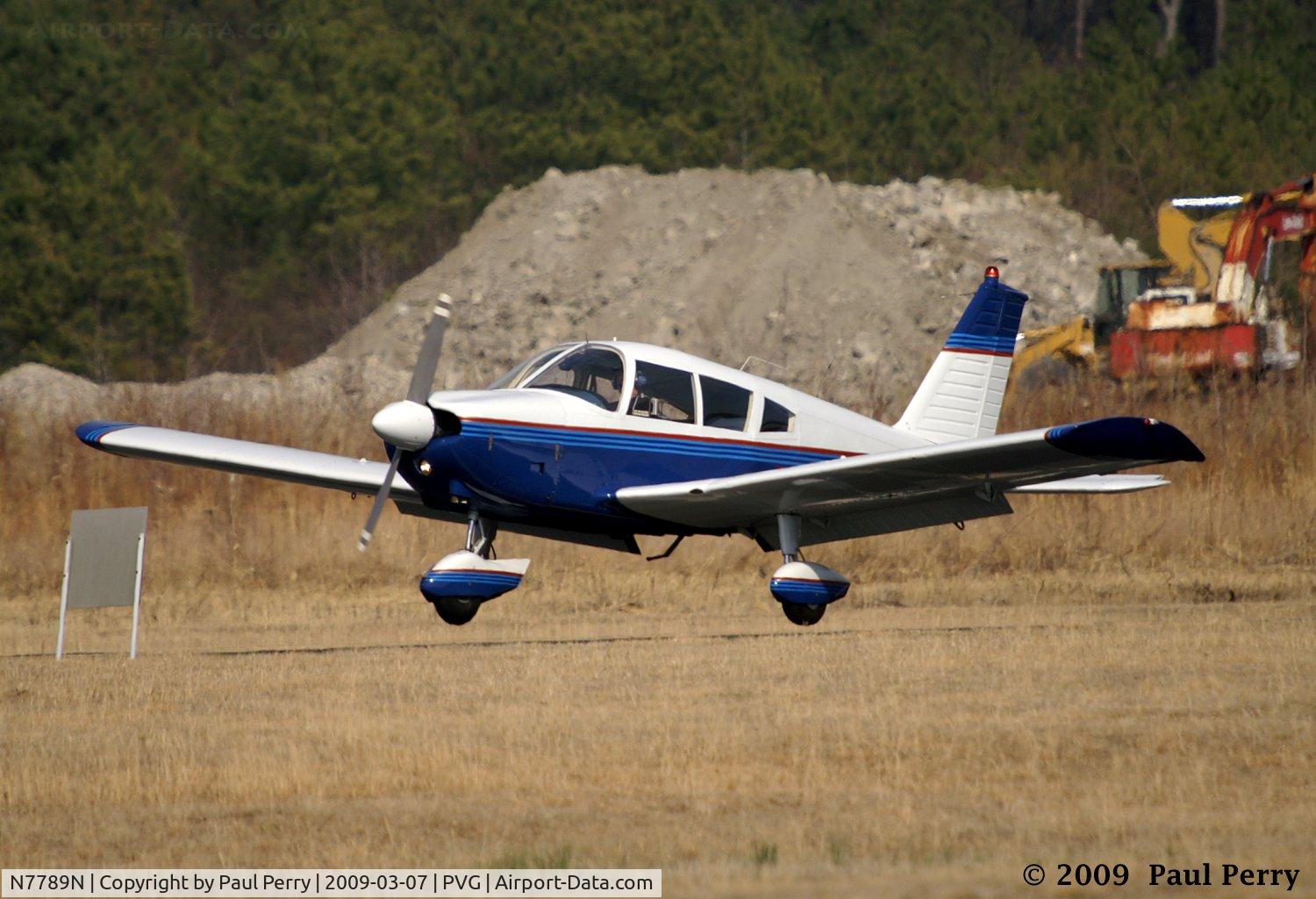 N7789N, 1968 Piper PA-28-180 C/N 28-5237, Setting her down very gingerly