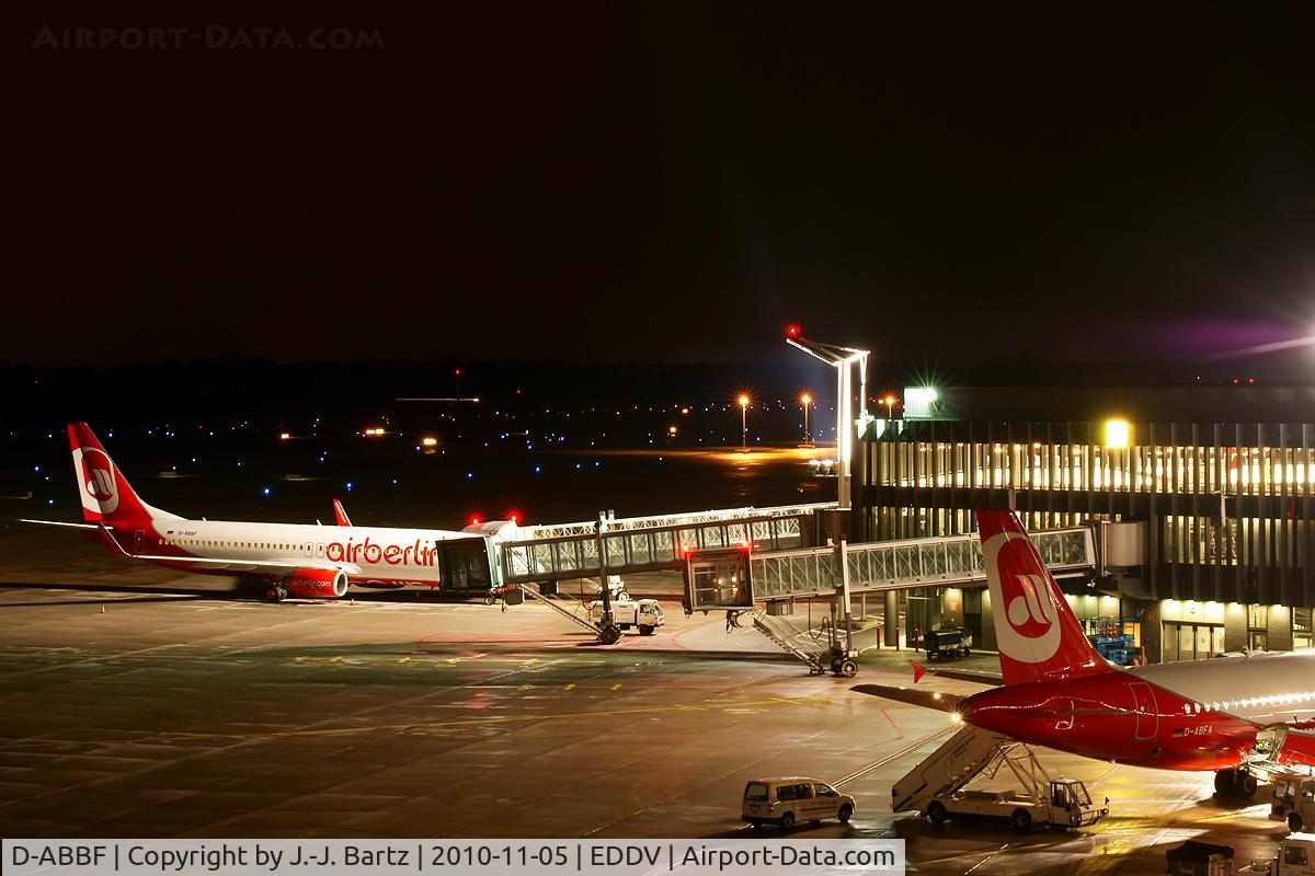 D-ABBF, 2002 Boeing 737-86J C/N 32917, DSLR-A230 (55-200 mm)