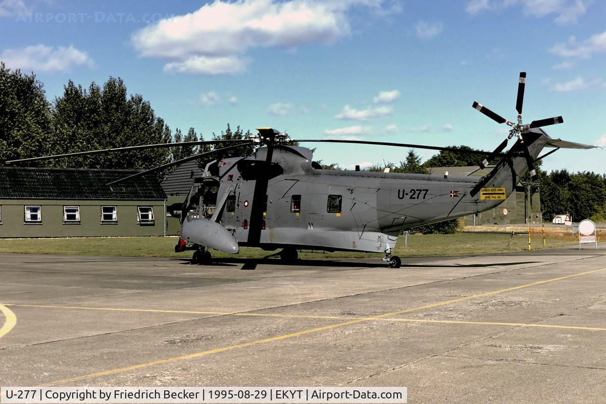 U-277, Sikorsky S-61A C/N 61277, stop-over at Aaalborg