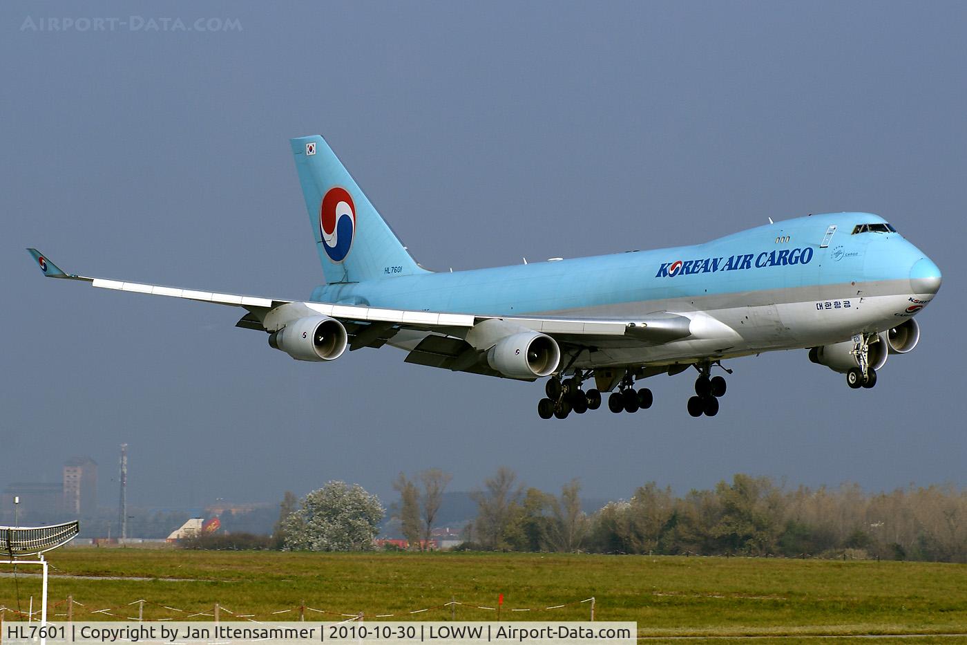 HL7601, 2004 Boeing 747-4B5F/SCD C/N 33949, HL7601 @ LOWW