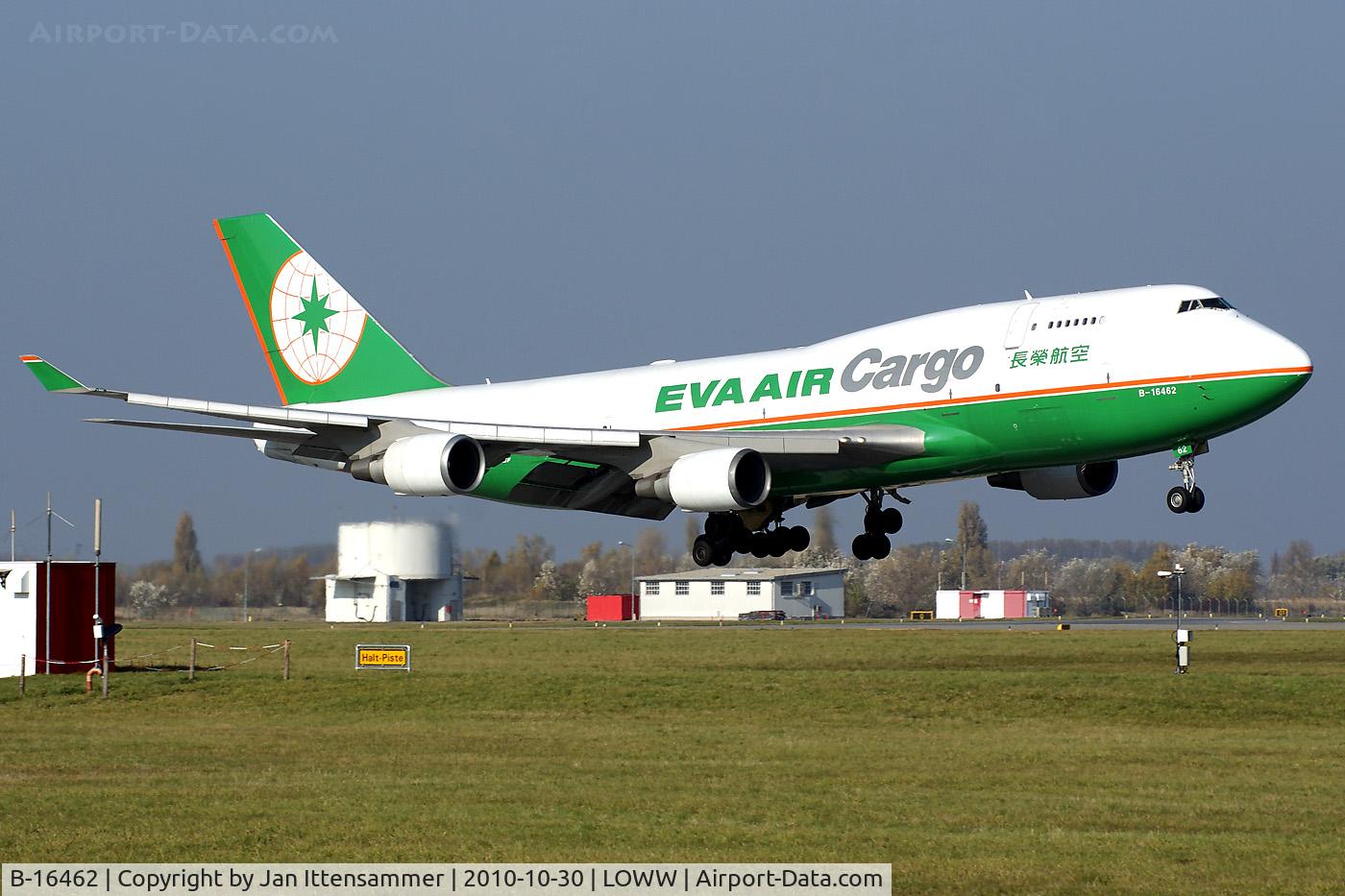 B-16462, 1993 Boeing 747-45EM C/N 27173, B-16462 @ LOWW