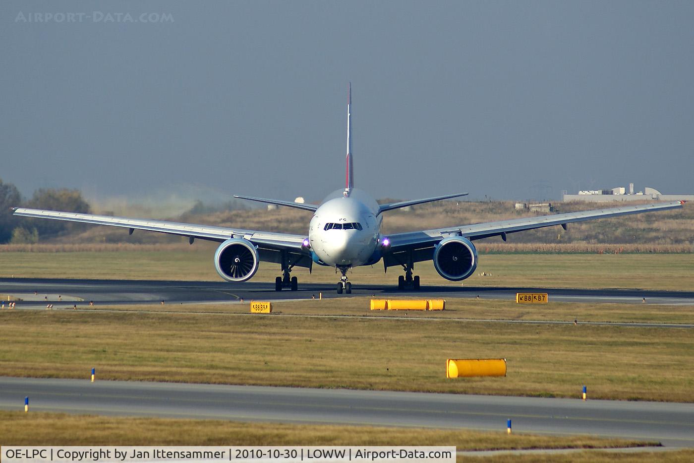 OE-LPC, 2002 Boeing 777-2Z9/ER C/N 29313, OE-LPC @ LOWW