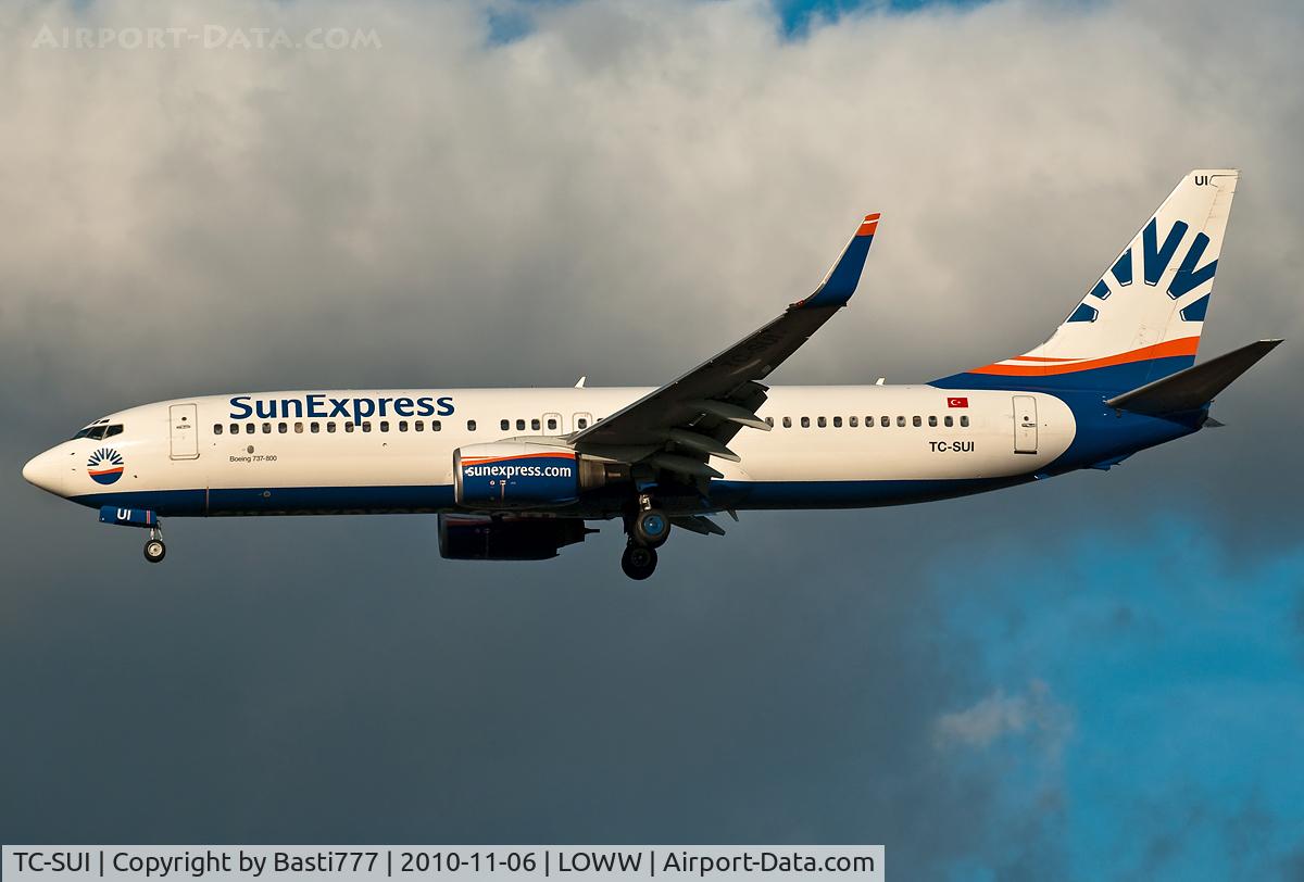 TC-SUI, 2003 Boeing 737-8CX C/N 32367, Magic sunlight at Vienna