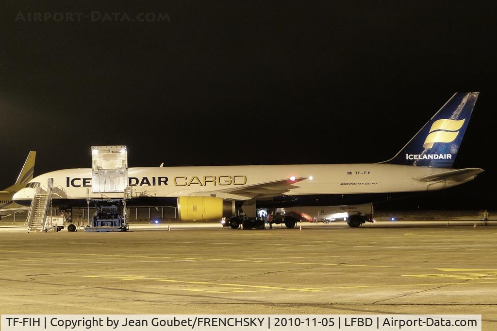 TF-FIH, 1990 Boeing 757-208/PCF C/N 24739, au parking cargo