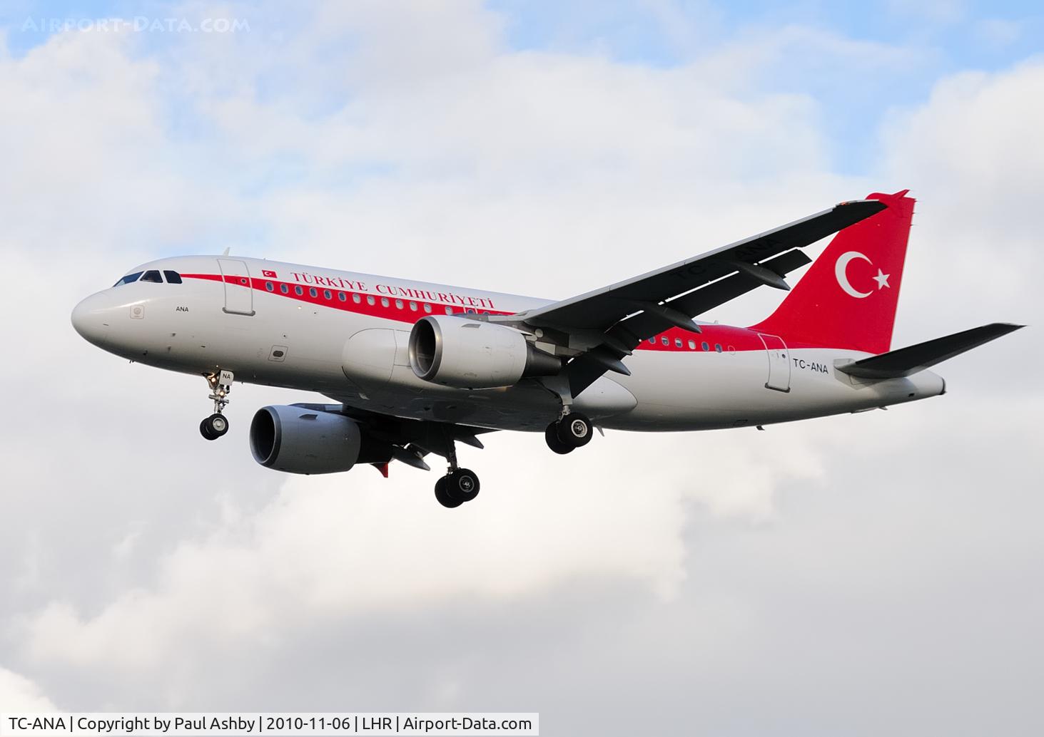 TC-ANA, 2000 Airbus ACJ319 (A319-115/CJ) C/N 1002, TC-ANA approaching London Heathrow. Aircraft used by the Turkish Prime Minister.