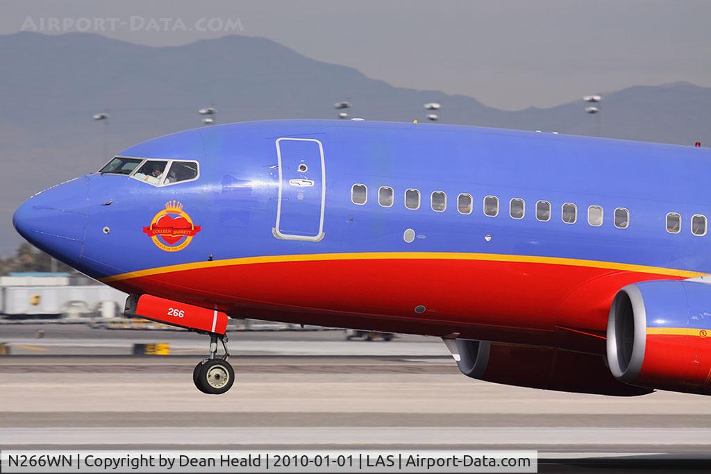N266WN, 2007 Boeing 737-7H4 C/N 32523, Forebody shot of Southwest Airlines N266WN wearing the 