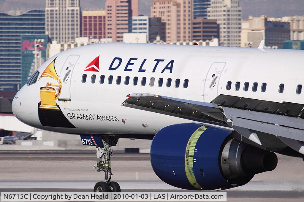 N6715C, 2001 Boeing 757-232 C/N 30486, Nose shot of Delta Air Lines N6715C 