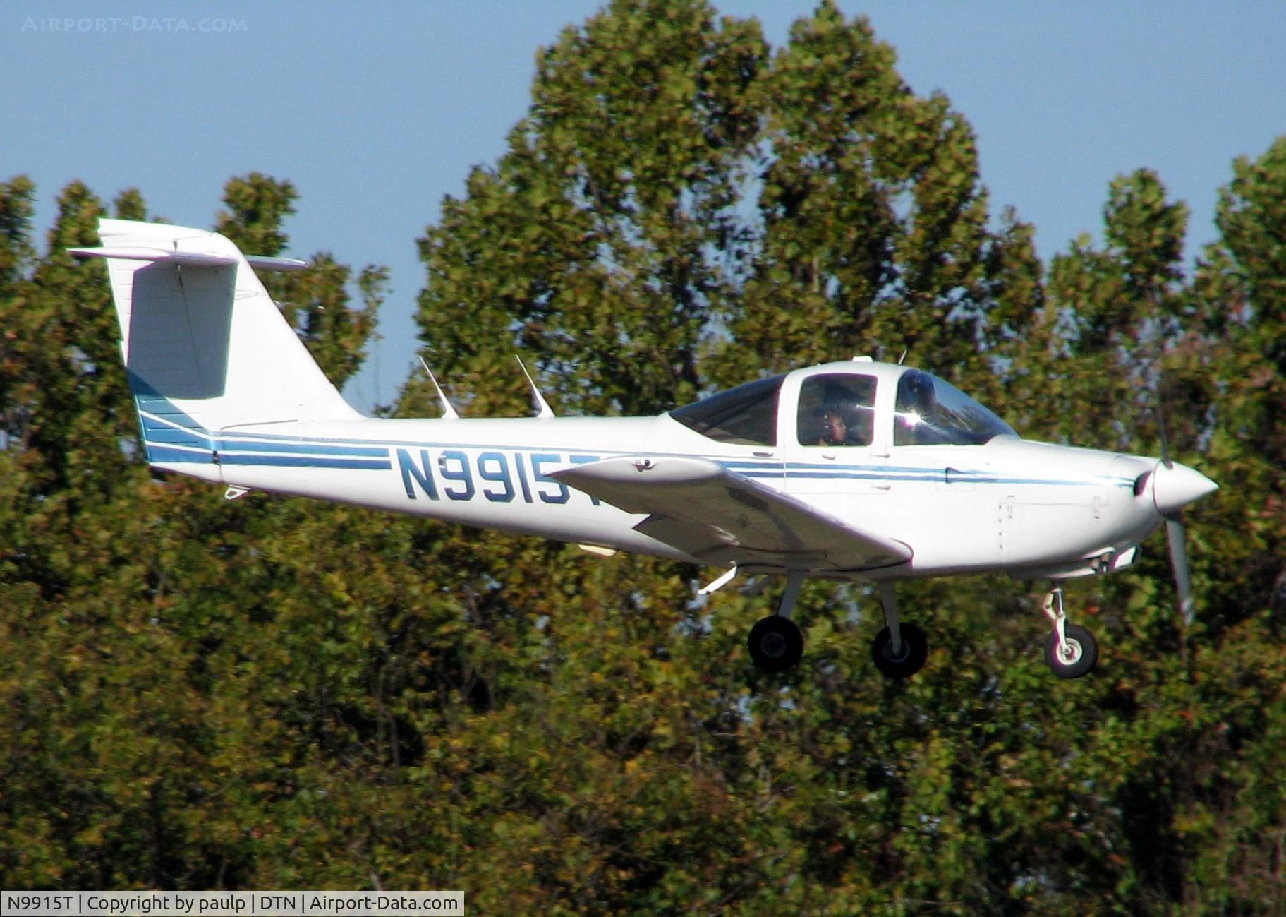 N9915T, 1978 Piper PA-38-112 Tomahawk C/N 38-78A0245, Landing at Downtown Shreveport.