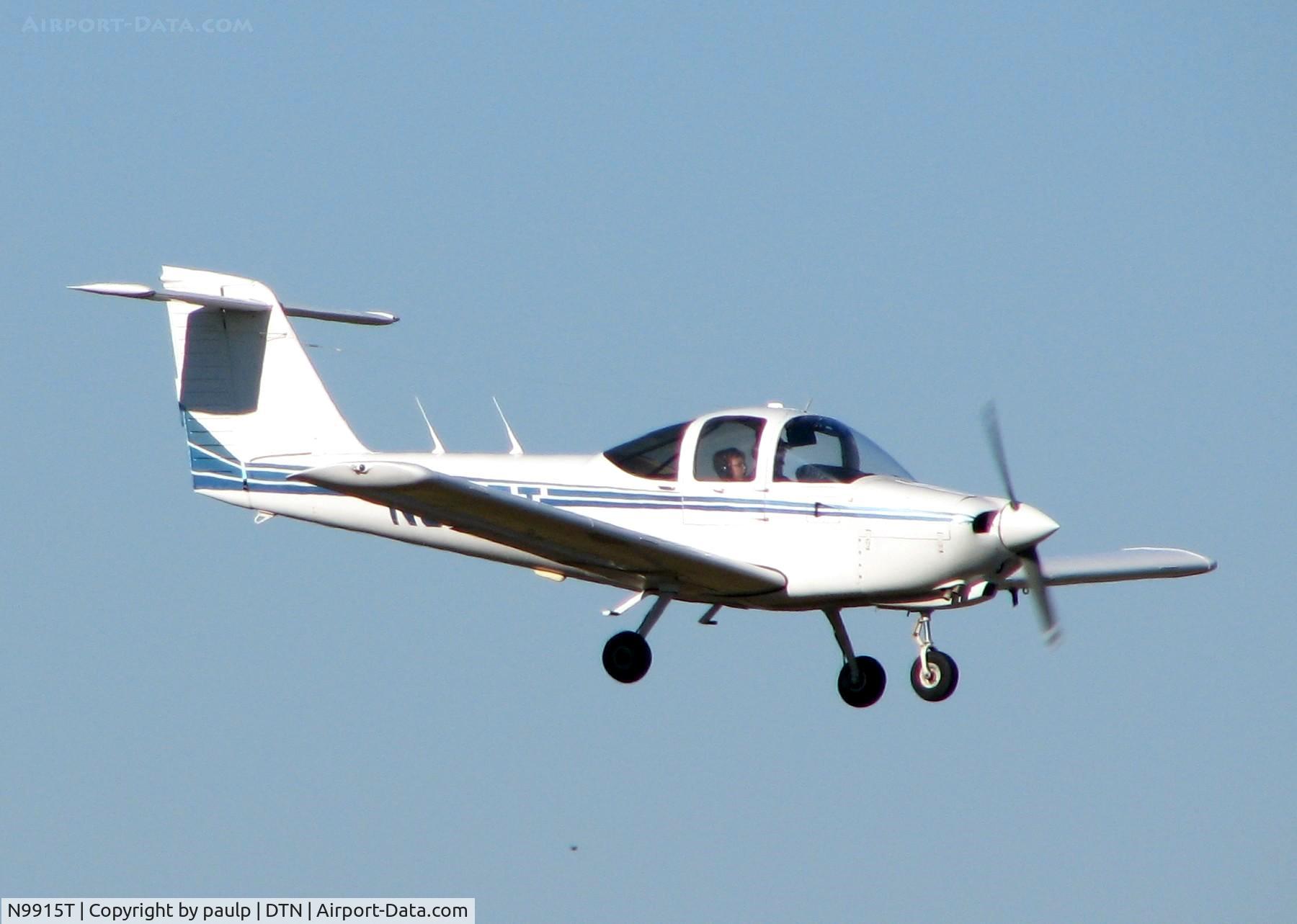 N9915T, 1978 Piper PA-38-112 Tomahawk C/N 38-78A0245, Landing at Downtown Shreveport.