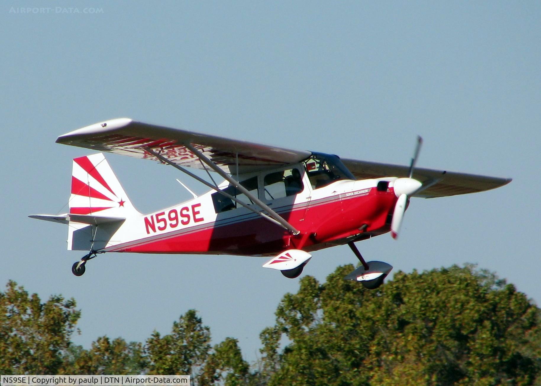 N59SE, 2005 American Champion 8KCAB Super Decathlon C/N 1004-2005, Landing at Downtown Shreveport.