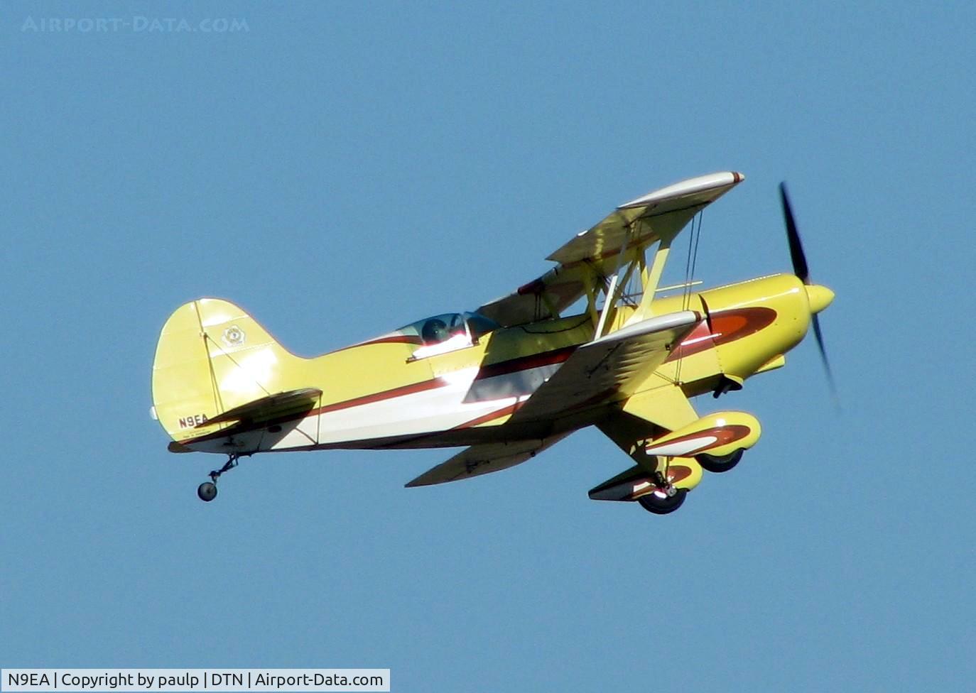 N9EA, 1978 EAA Acro Sport II C/N P-12, Landing at Downtown Shreveport.