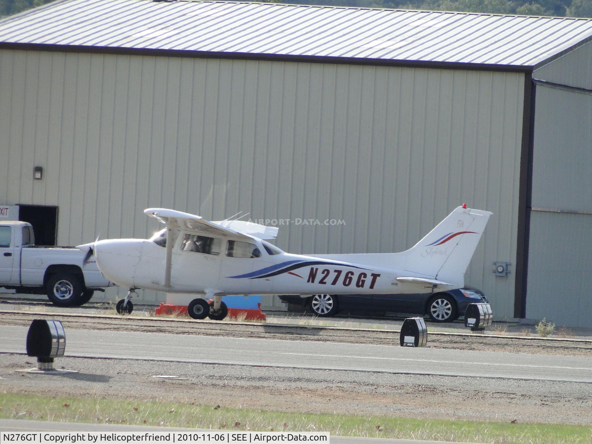N276GT, 2002 Cessna 172S C/N 172S9281, Rolling out after landing